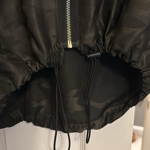 Blank NYC camo windbreaker - Picture 3 of 4